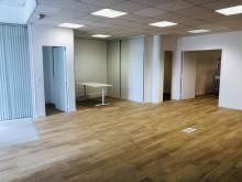 Bureaux professionnels rénovés à Rillieux la Pape